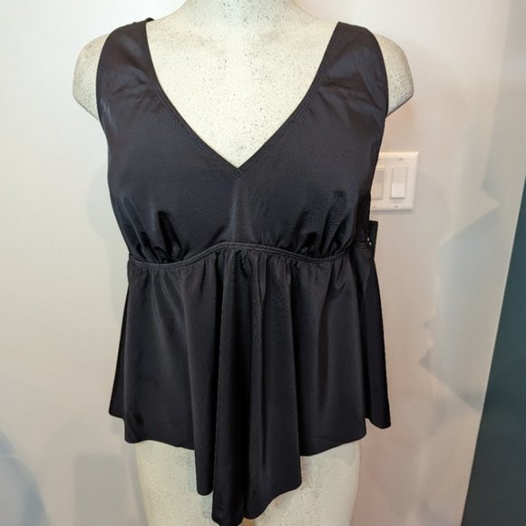 Torrid Black Wireless V-Neck Tankini - Picture 2 of 7